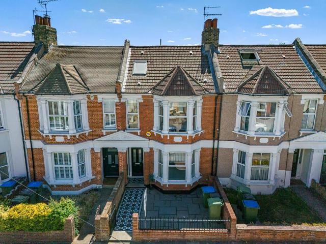 4 bedroom terraced house for sale