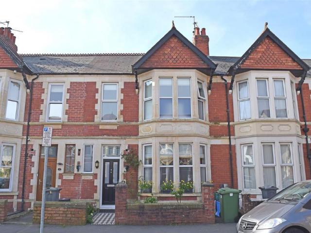 4 bedroom terraced house for sale