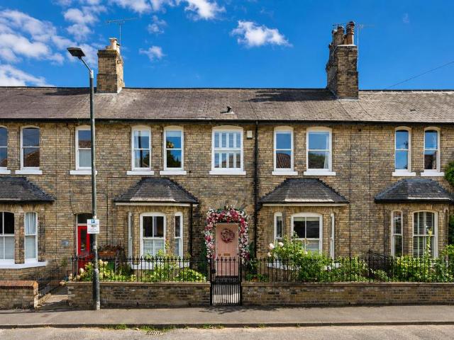 4 bedroom terraced house for sale