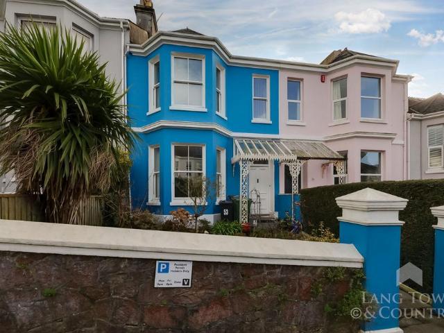 4 bedroom terraced house for sale