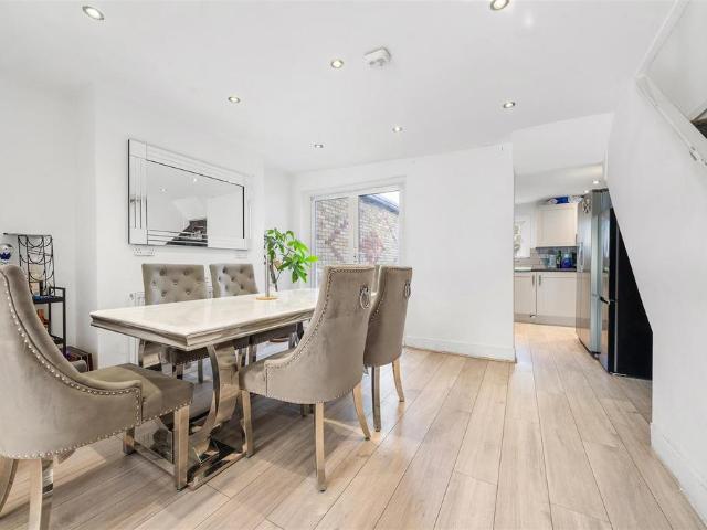 4 bedroom terraced house for sale
