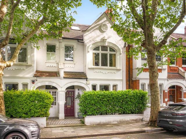 4 bedroom terraced house for sale