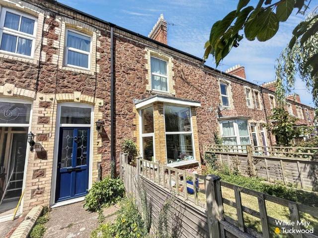 4 bedroom terraced house for sale