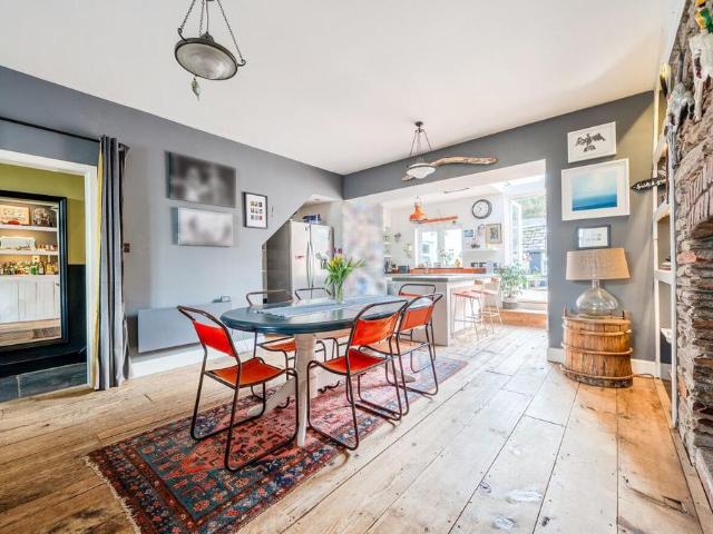 4 bedroom terraced house for sale