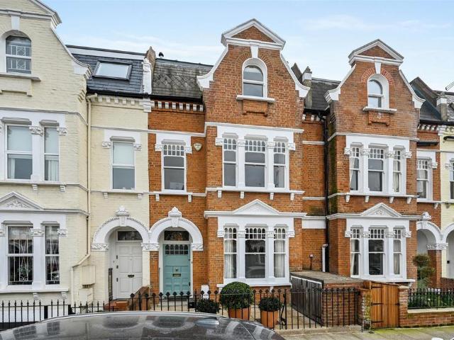 4 bedroom terraced house for sale