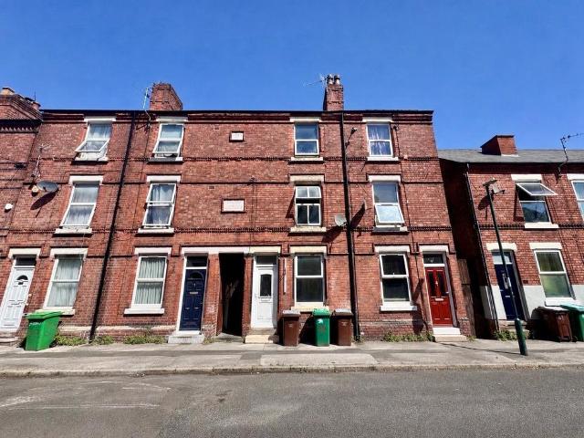 4 bedroom terraced house for sale