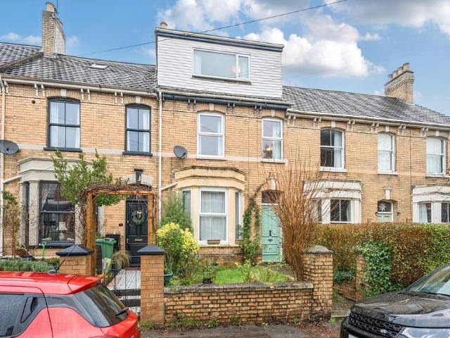 4 bedroom terraced house for sale