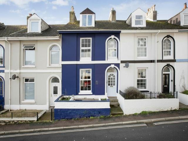 4 bedroom terraced house for sale