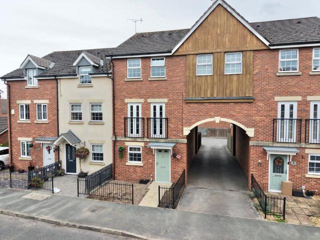 4 bedroom terraced house for sale