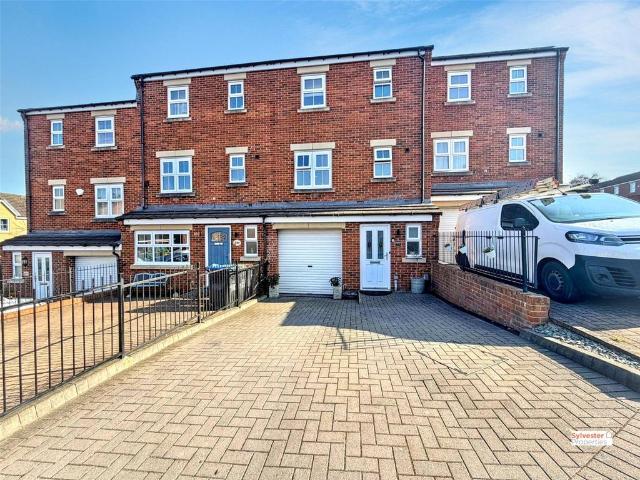 4 bedroom terraced house for sale