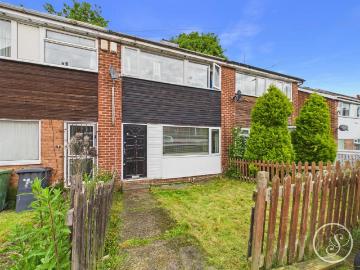 4 bedroom terraced house for sale