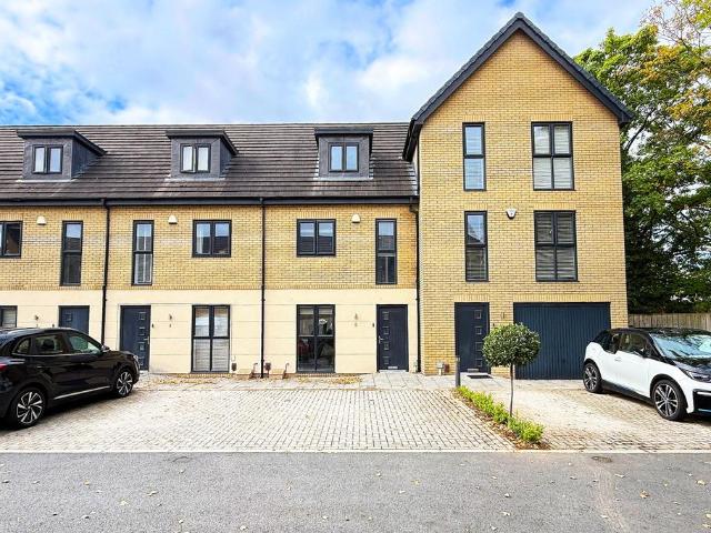 4 bedroom terraced house for sale