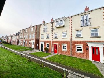 4 bedroom terraced house for sale