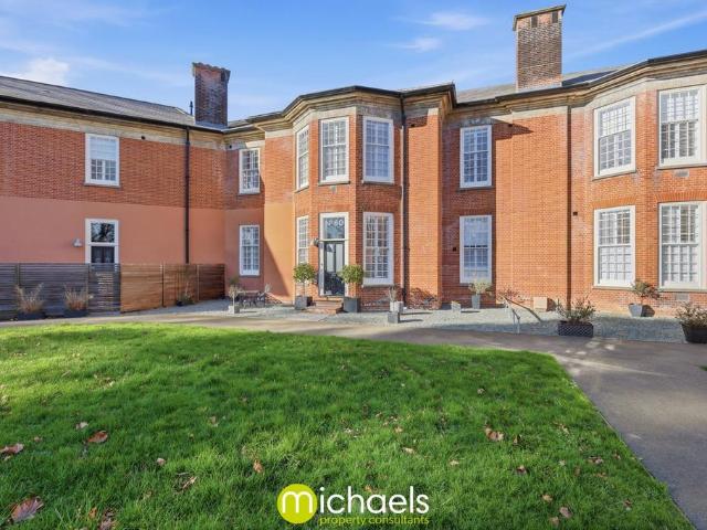 5 bedroom terraced house for sale