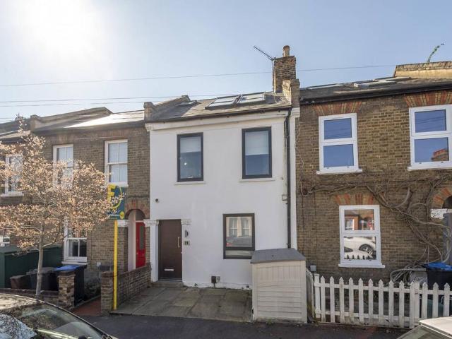 4 bedroom terraced house for sale