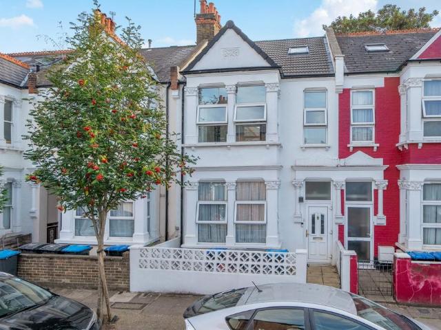 4 bedroom terraced house for sale