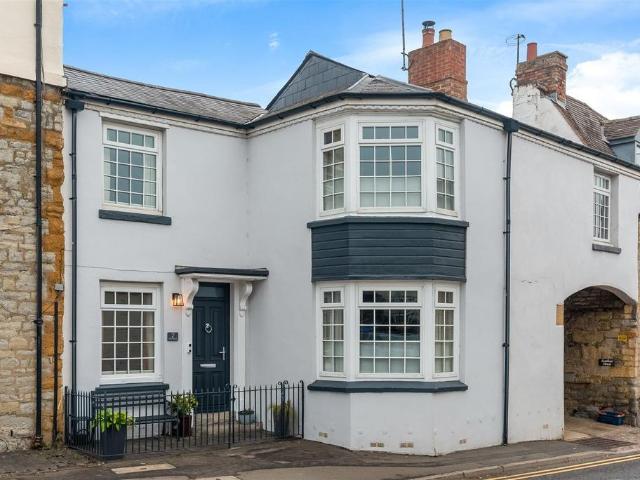 4 bedroom terraced house for sale