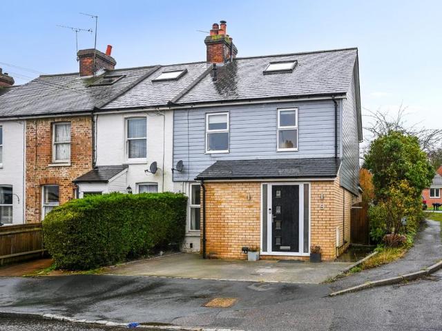 4 bedroom terraced house for sale