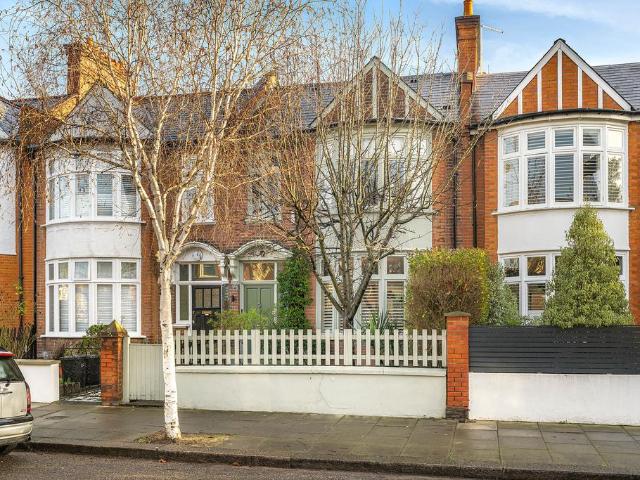 4 bedroom terraced house for sale