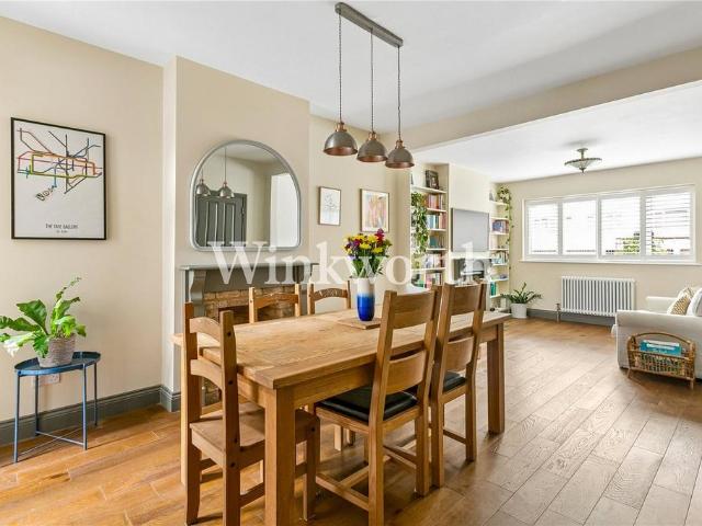 4 bedroom terraced house for sale
