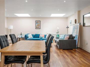 4 bedroom terraced house for sale