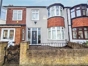 4 bedroom terraced house for sale