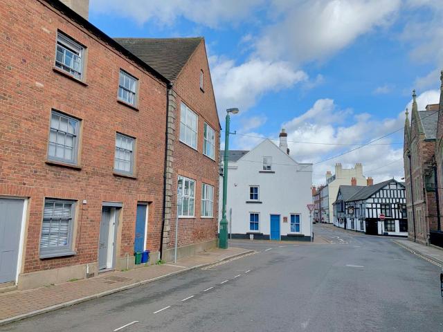 4 bedroom terraced house for sale