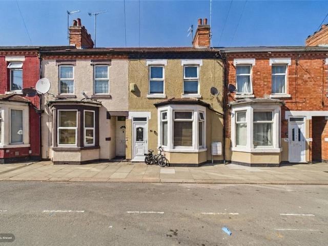 4 bedroom terraced house for sale