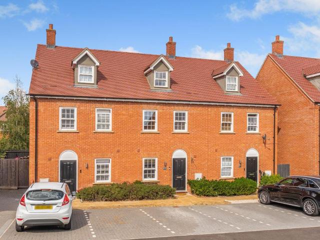 4 bedroom terraced house for sale