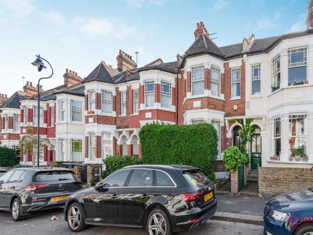 4 bedroom terraced house for sale