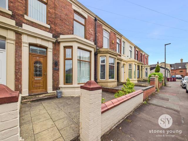 4 bedroom terraced house for sale