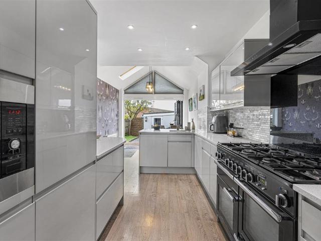 4 bedroom terraced house for sale