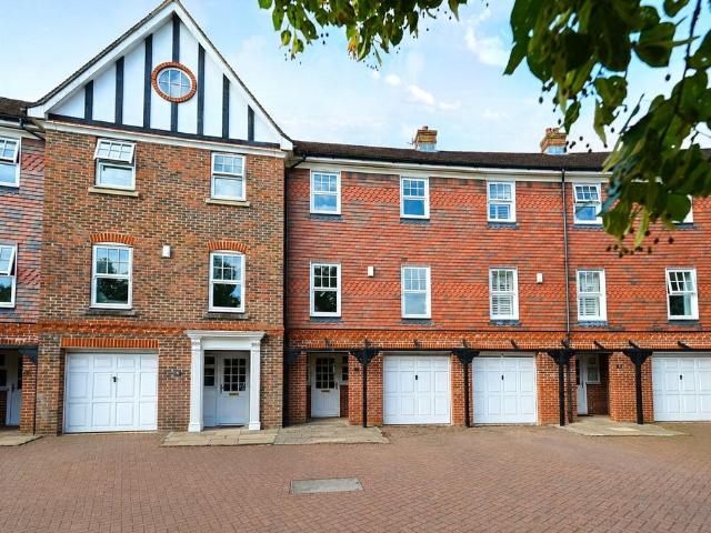 4 bedroom terraced house for sale