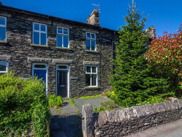 4 bedroom terraced house for sale