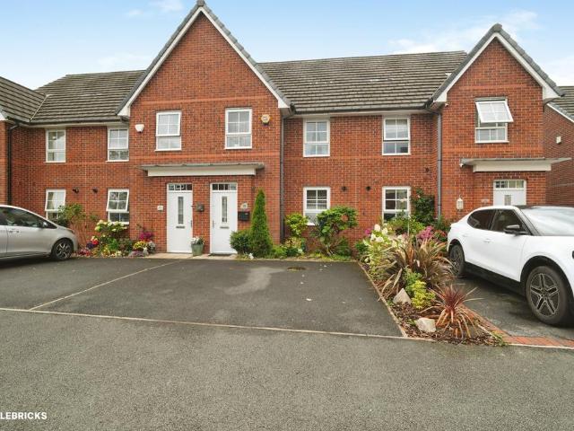 4 bedroom terraced house for sale