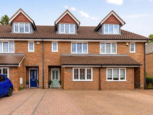 4 bedroom terraced house for sale