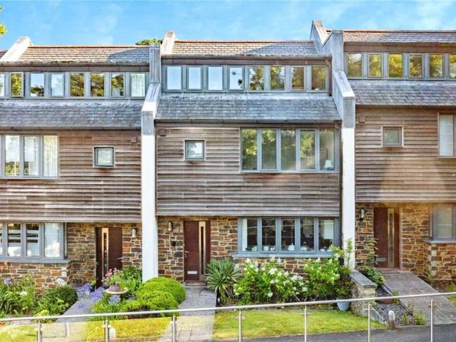 4 bedroom terraced house for sale