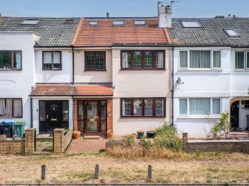 4 bedroom terraced house for sale