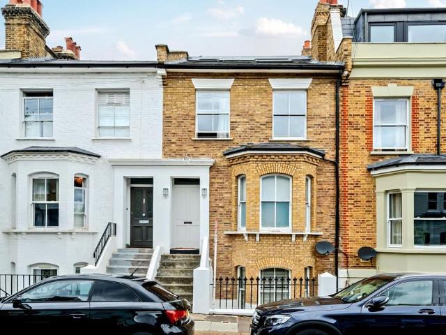 4 bedroom terraced house for sale