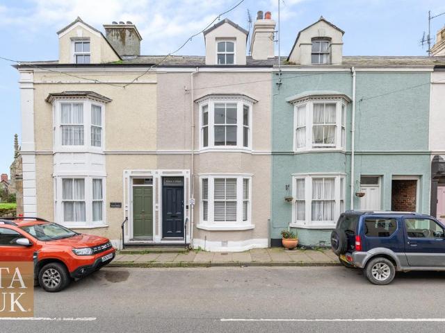 4 bedroom terraced house for sale