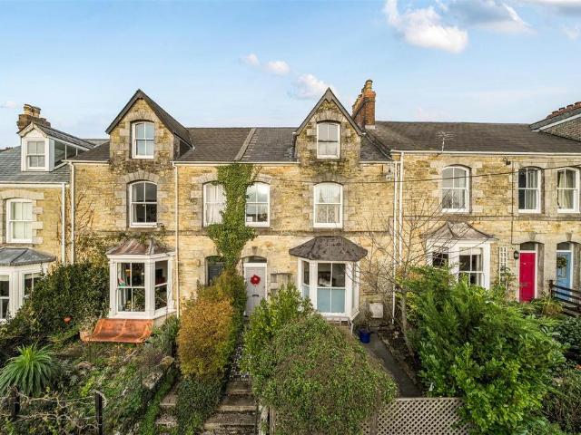 5 bedroom terraced house for sale