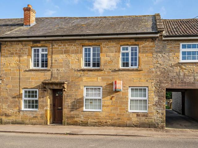4 bedroom terraced house for sale