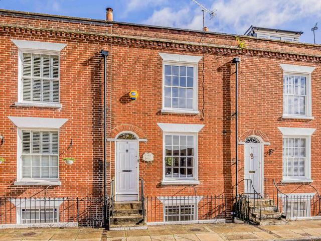 4 bedroom terraced house for sale