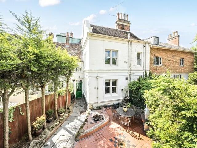 4 bedroom terraced house for sale