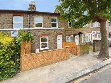 4 bedroom terraced house for sale