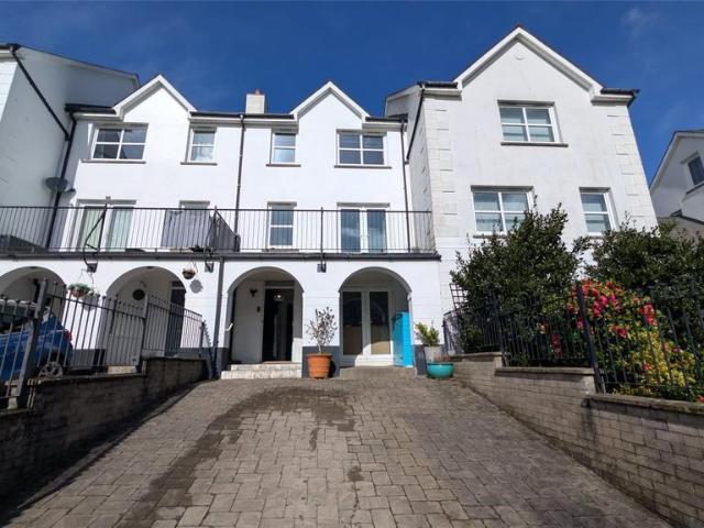 4 bedroom terraced house for sale