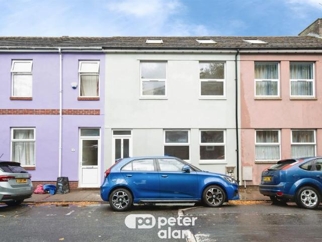 4 bedroom terraced house for sale
