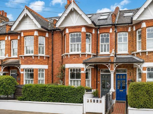 4 bedroom terraced house for sale