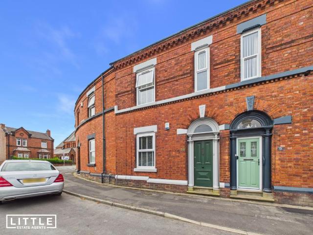 4 bedroom terraced house for sale