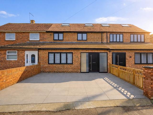 4 bedroom terraced house for sale
